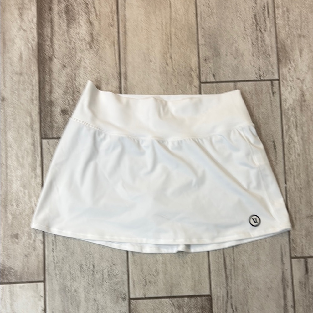 Vuori White Skater Mini Skirt for Athletic Activities